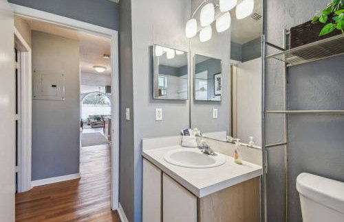 FABULOUS New Decor, Near Dis, Fireplace, Star Wars Children's BR, Next To Pool, LOW rates! - Foto 99