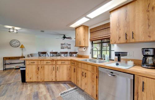 Walk to Lake Geataway with Yard in Inverness - Foto 8