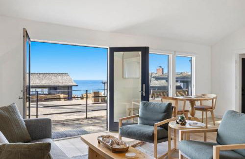 Distinguished Oceanfront Point Estate with Iconic Beach Mountain Vistas - Foto 69