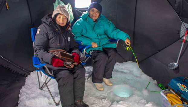 Pêche sur glace au Grand Lac des Esclaves