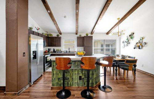 5BR Cottage w Pool & Hot Tub Near Disney - Foto 4