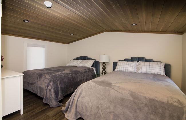 Luxury Loft Cottage In Manitou Beach - Photo 2