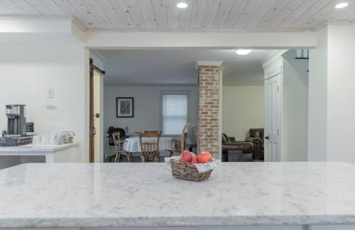 Restored 1881 Farm House - Foto 11