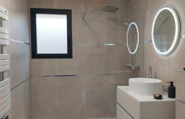 Terre de Crussol - Gite 3 étoiles en Ardèche, avec piscine et clim, 2-4 personnes - Photo 9