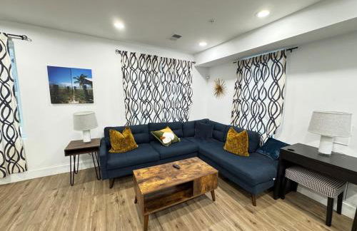 Beautiful Cozy Home in DC with Easy Parking - Photo 6