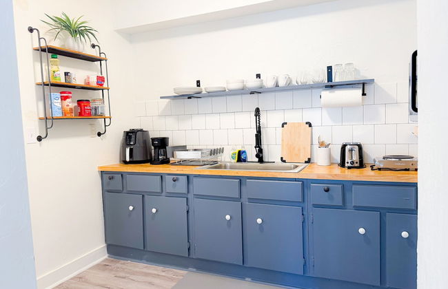 Renovated 2BR Near Paseo With Wifi Smart TV 31B - Photo 10