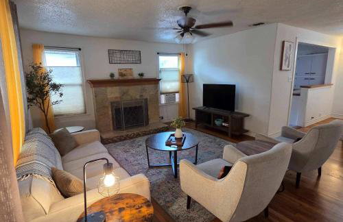 Pool Mins to Downtown & Alamo - Huisache Retreat - Foto 48