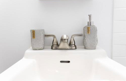 E10-1 Designer East Village Townhouse 1BR - Foto 66