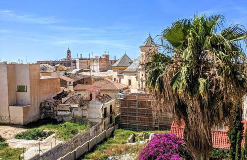 Historical center flat with pool, tennis & parking - Photo 22