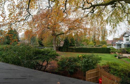 Luxury Coach house next to woodland in Knutsford - Photo 50