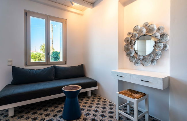 Milia Gi Suites - Photo 19