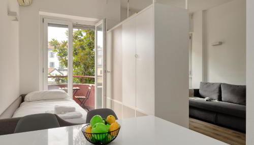 JOIVY Cosy studio with balcony near the city centre - Foto 2, wardrobe