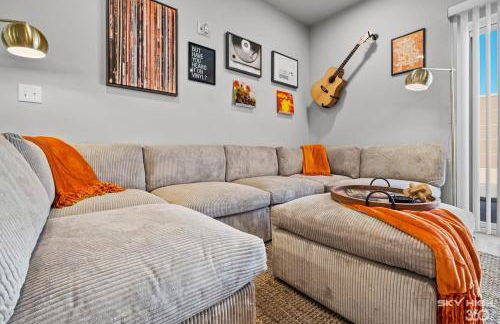 Cozy Luxury Apt, Gym, King Bds, Comfy Sectional - Foto 11