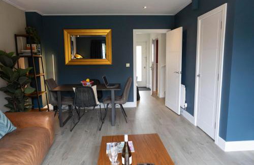 Bensons Hill - Stylish 2-Bed Home with Garden & Parking - Foto 32