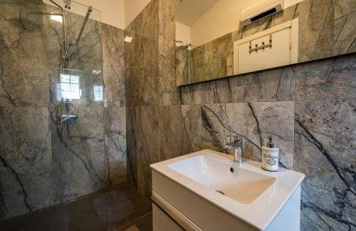 Villa Mirage with Private Heated Pool - Photo 21