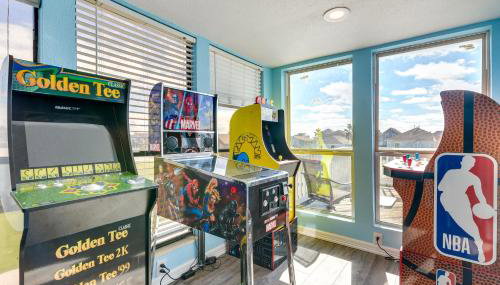 Walk to Beach Family-Friendly Galveston Home! - Foto 3