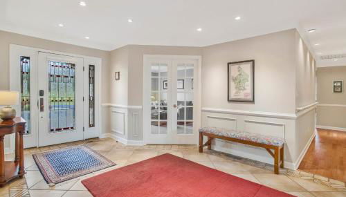 Gorgeous Creek Side Ranch-Style Estate With Dock - Foto 5