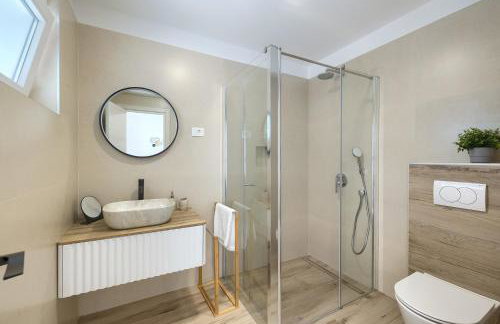 Brand new Villa Leny with heated pool - Foto 36