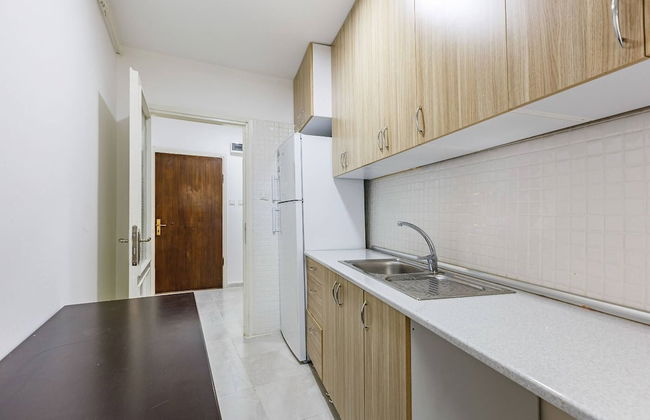 Charming Kadıköy Apartment With City Views - Photo 20