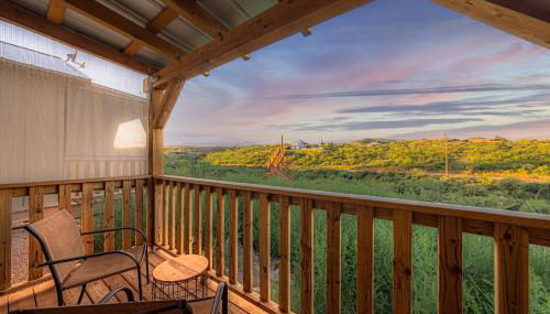 Miners Cabin #2 - King Bed - Accessible Room - Private Balcony - Foto 3