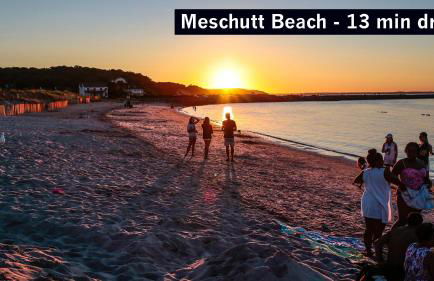 Hamptons Getaway Home, Sleeps 7 - Photo 12