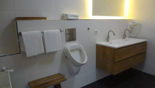 Charmante rustikale Jägersuite mit el Kamin H2O Therme Oberhof - Foto 4