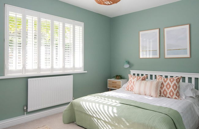 Bosham 3 BR Beach House With Garden Playhouse - Photo 24