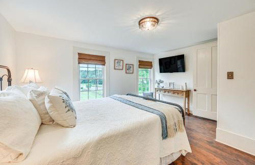 Historic Farmhouse Near Mountains and Colleges! - Foto 22