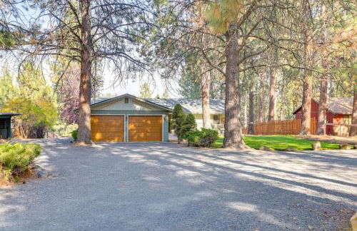 Ping-Pong and Private Hot Tub Family Cabin in Bend! - Foto 27