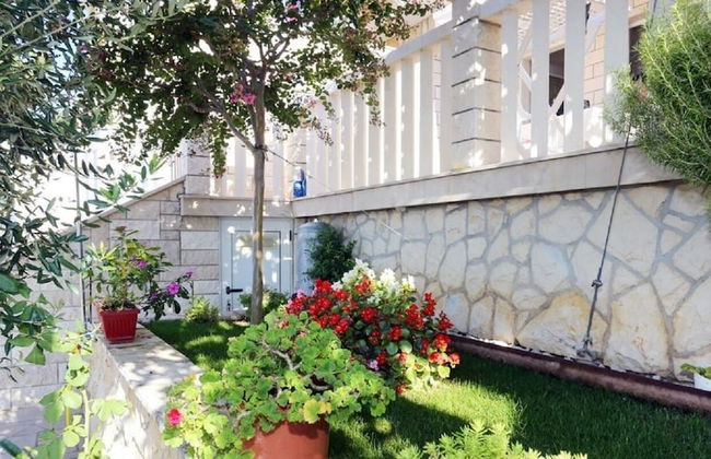 Neve - 100 m From Pebble Beach - A1 - Photo 14