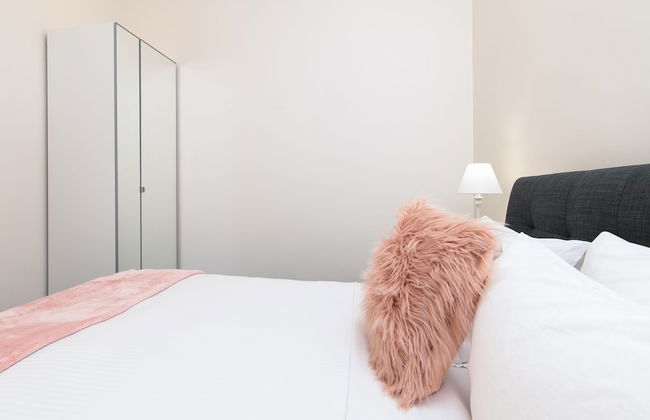 Lovely 2BR Home in Norwood - Foto 14