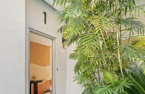 Luxurious Tennis Club Bungalow 1 with Mountain Views and Walks to Downtown Palm Springs! - Foto 31