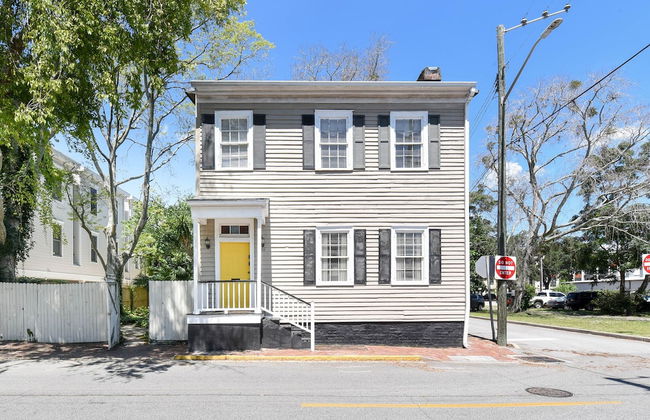 Artist's House Upper Apt Walk to Forsyth - Photo 35