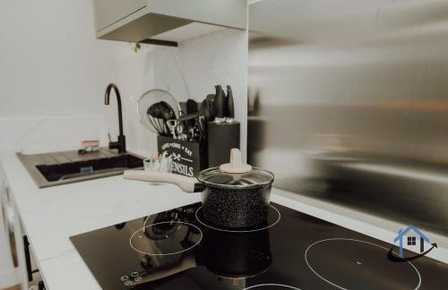 Apt 5 Manor House - 3 Bed 2 bathroom sleeps 5 parking wifi - Photo 10