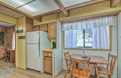 Hatch Retreat with Deck, Grill and Creek Access! - Photo 5