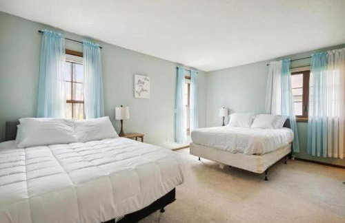 Near Shopping & Dining- The South Bend Bungalow - Foto 27