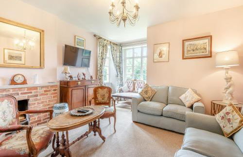 Lodge Cottage - Photo 2