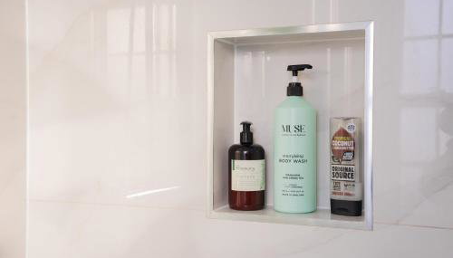 Snug studio near Gatwick - Photo 3