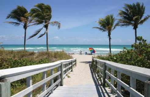 4bdrm Waterfront salt water Pool home with Outdoor theater Game Rm Make up vanities in every room Perfect for Game days and concerts trips to Miami Hard rock stadium and hotel 15 mins away - Foto 26