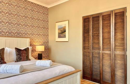 St Johns Jailhouse by the Castle - Photo 13