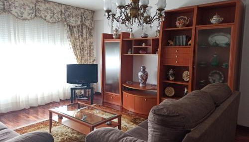 Piso Amplio y Céntrico en Mugardos - Foto 4