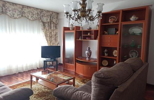 Piso Amplio y Céntrico en Mugardos - Photo 4