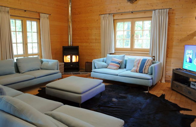 Spacious Chalet Located at Bomal with Hot Tub & Garden Parlour - Foto 14