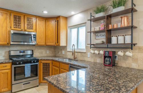 Business in Front and Fun in the Back Pets too - Photo 13