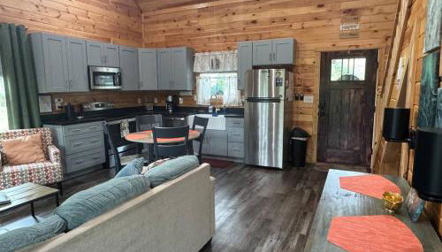 Hemlocks Over Muir in Rogers KY - Hot Tub & WiFi - Photo 5