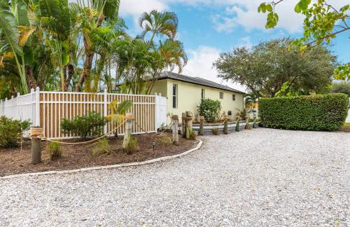 Tropical Oasis with Heated Pool - Photo 40