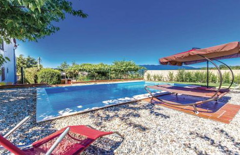 2 Bedroom Nice Apartment In Viskovo - Foto 9