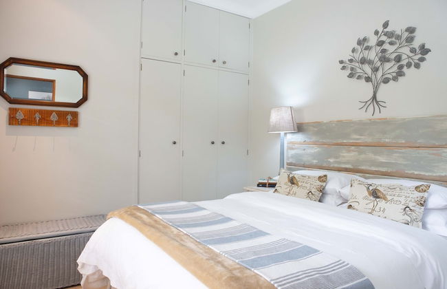 Theebos Anneline's Self Catering Apartments - Photo 4