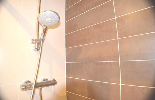 360 Serviced Accommodations - Brentwood 2 Bedroom Executive Apartment with Secure Parking - Foto 11