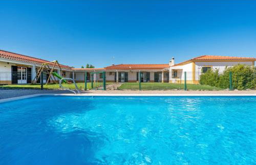 Spacious villa with private pool in Grândola - Foto 1